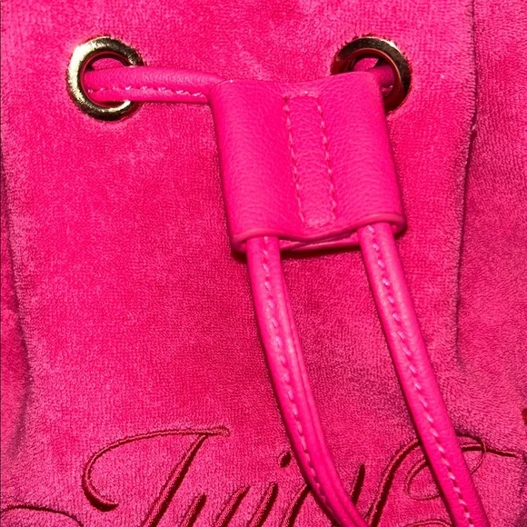 Juicy beach couture crossbody. Pink flash coloring - Picture 3 of 6